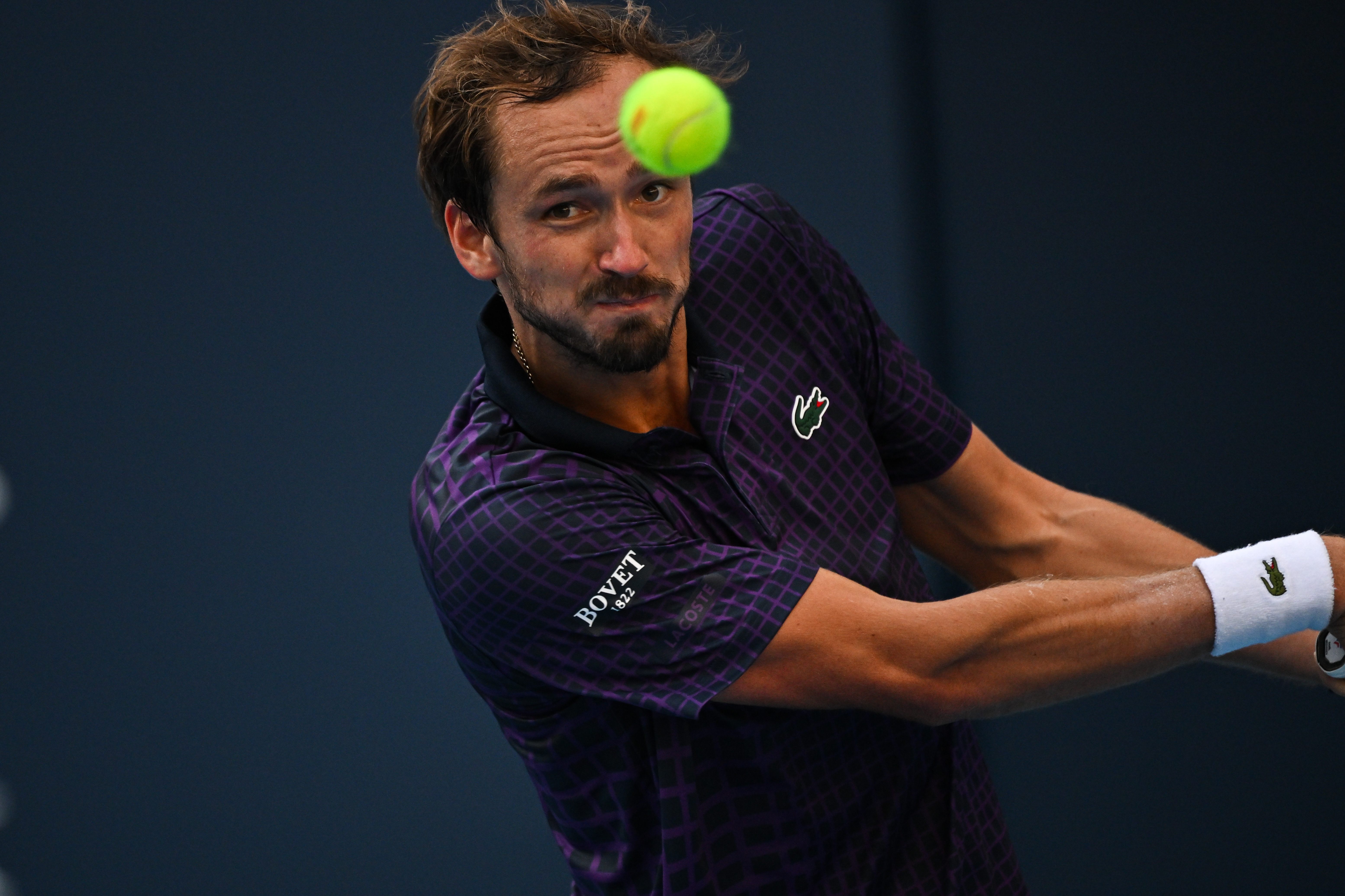 美国网球队碾压日本网球队,梅德韦杰夫关键制胜的简单介绍 美国网球队碾压日本网球队,梅德韦杰夫关键制胜的简单介绍