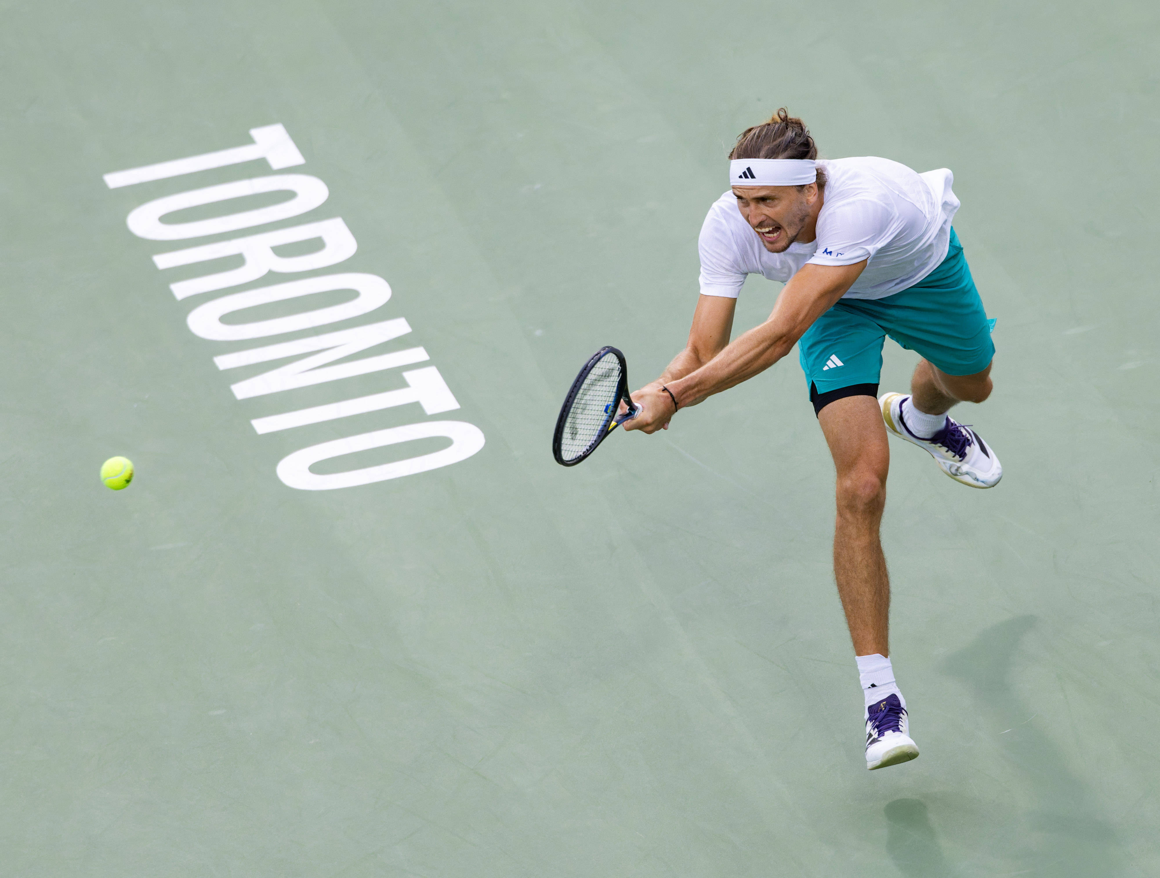 澳大利亚网球队鏖战法国网球队，兹维列夫高光表现的简单介绍