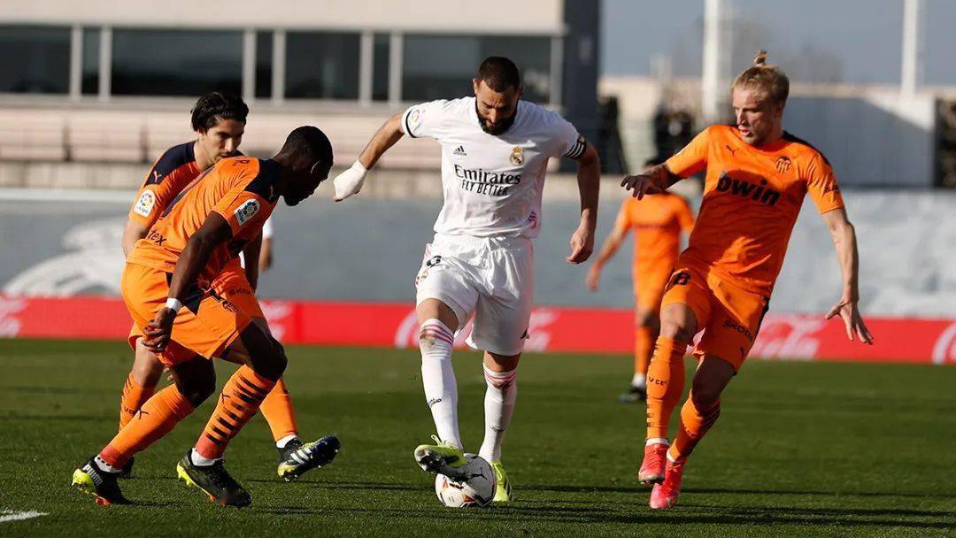 瓦伦西亚客场告捷,继续固守前四位置 瓦伦西亚客场告捷,继续固守前四位置