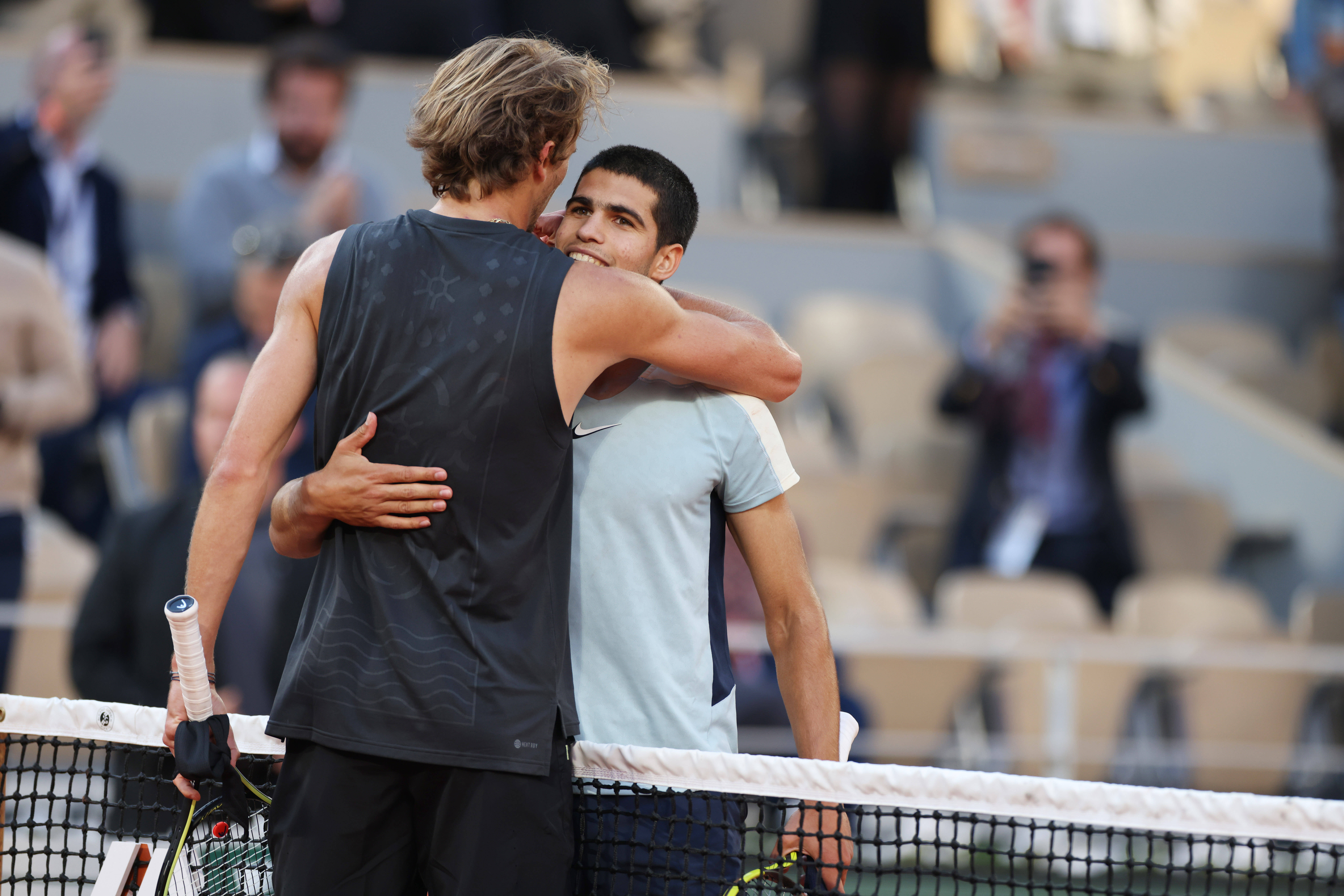 法国网球队碾压意大利网球队，兹维列夫送出助攻的简单介绍