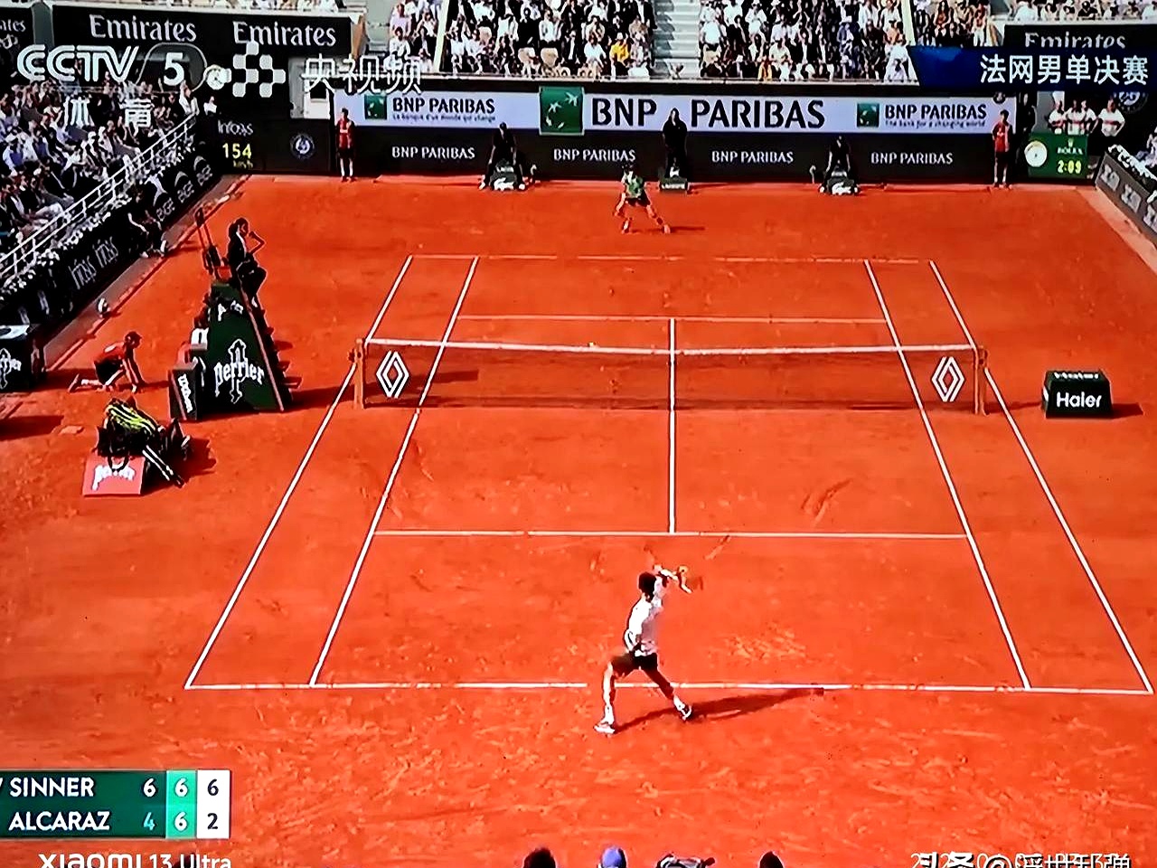 意大利网球队险胜法国网球队，阿尔卡拉斯绝境逆转