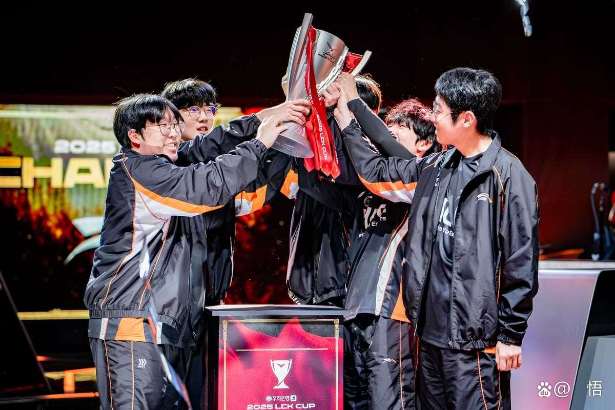 包含SBTC横扫C9，Deft三分雨点燃全场的词条