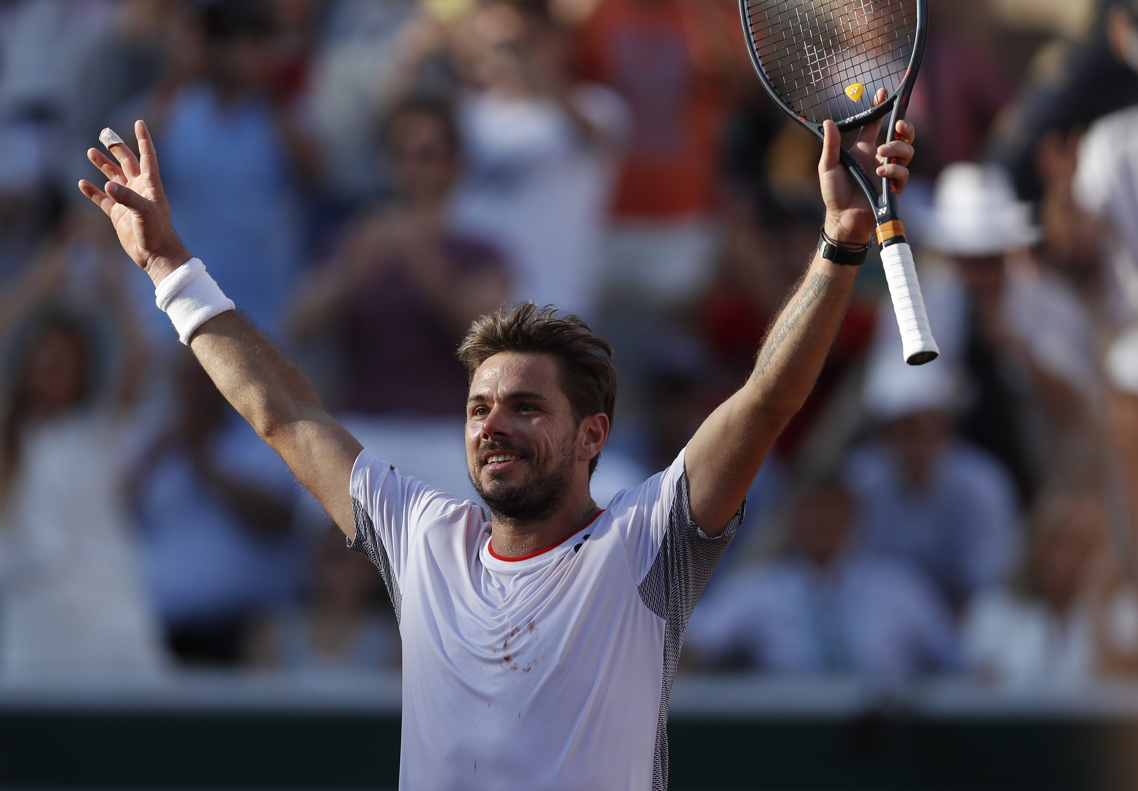 意大利网球队强势美国网球队，瓦林卡高光表现