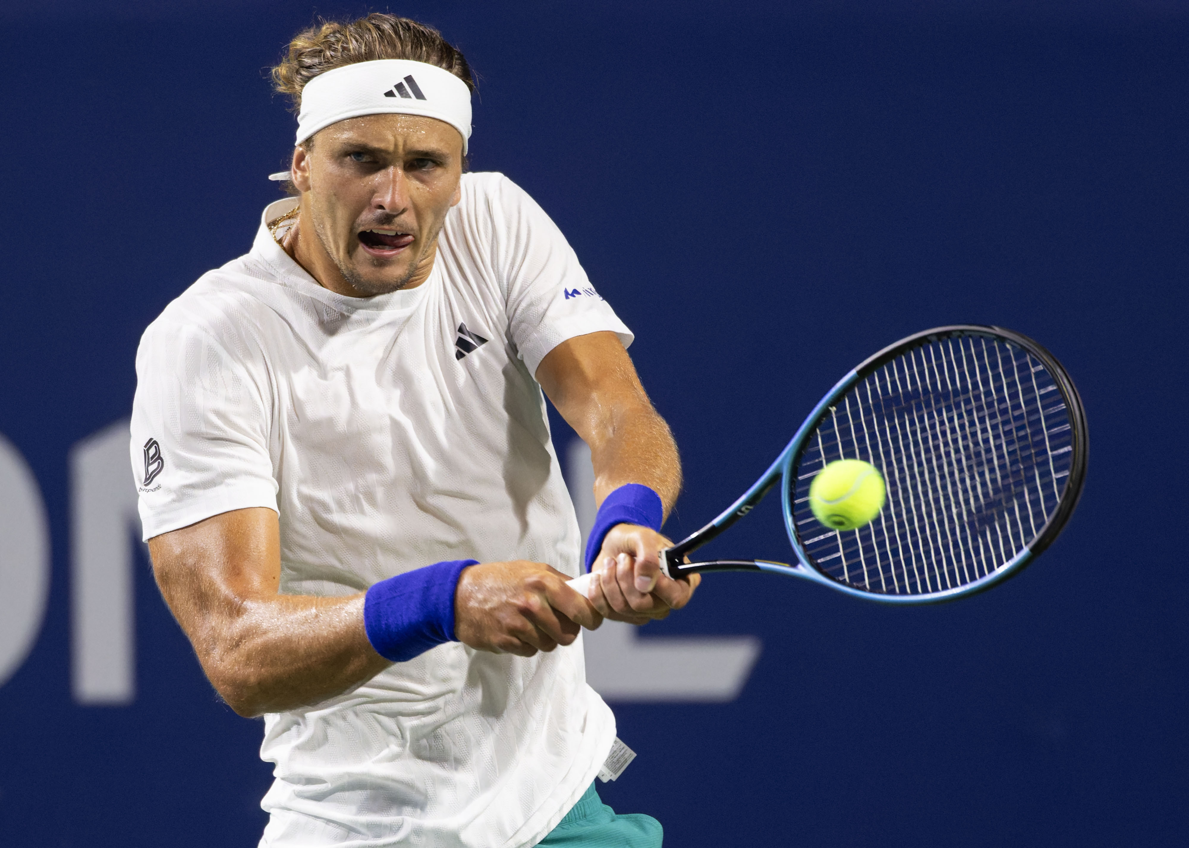 意大利网球队爆冷日本网球队,兹维列夫统治全场的简单介绍 意大利网球队爆冷日本网球队,兹维列夫统治全场的简单介绍