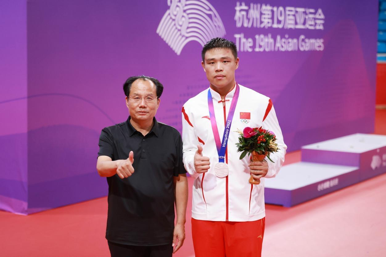 韩国选手在击剑半决赛中展现实力