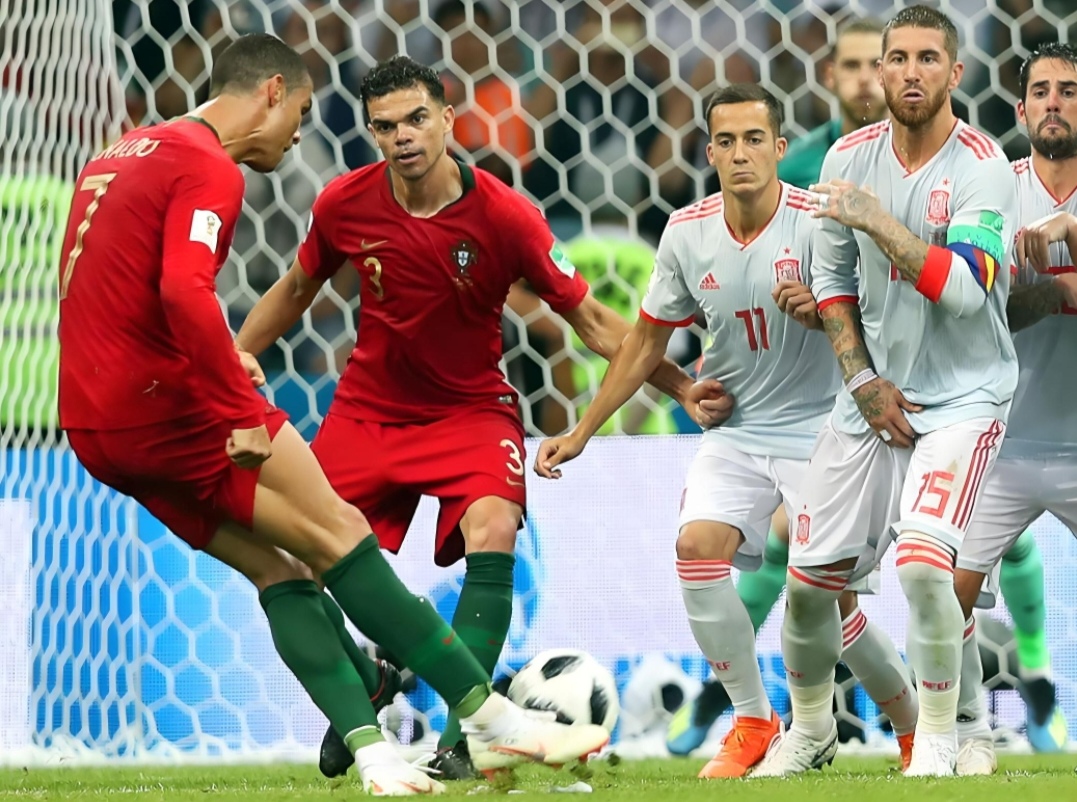 足球比赛精彩纷呈,胜负激烈 足球比赛精彩纷呈,胜负激烈