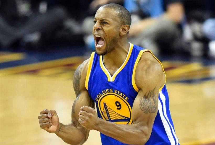 篮球明星在国际舞台上获得荣誉 篮球明星在国际舞台上获得荣誉