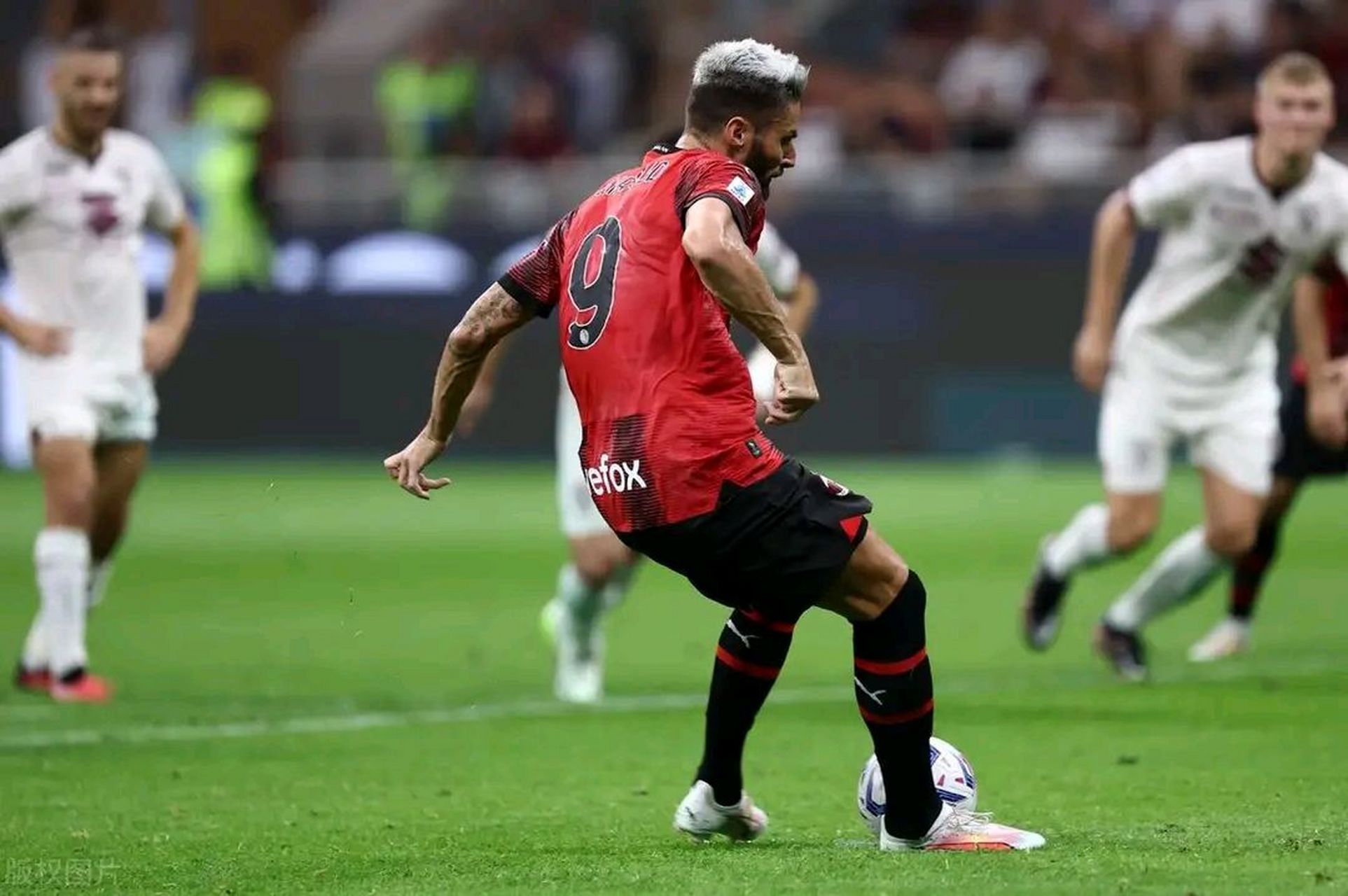 AC米兰主场大胜都灵，继续保持不败的简单介绍