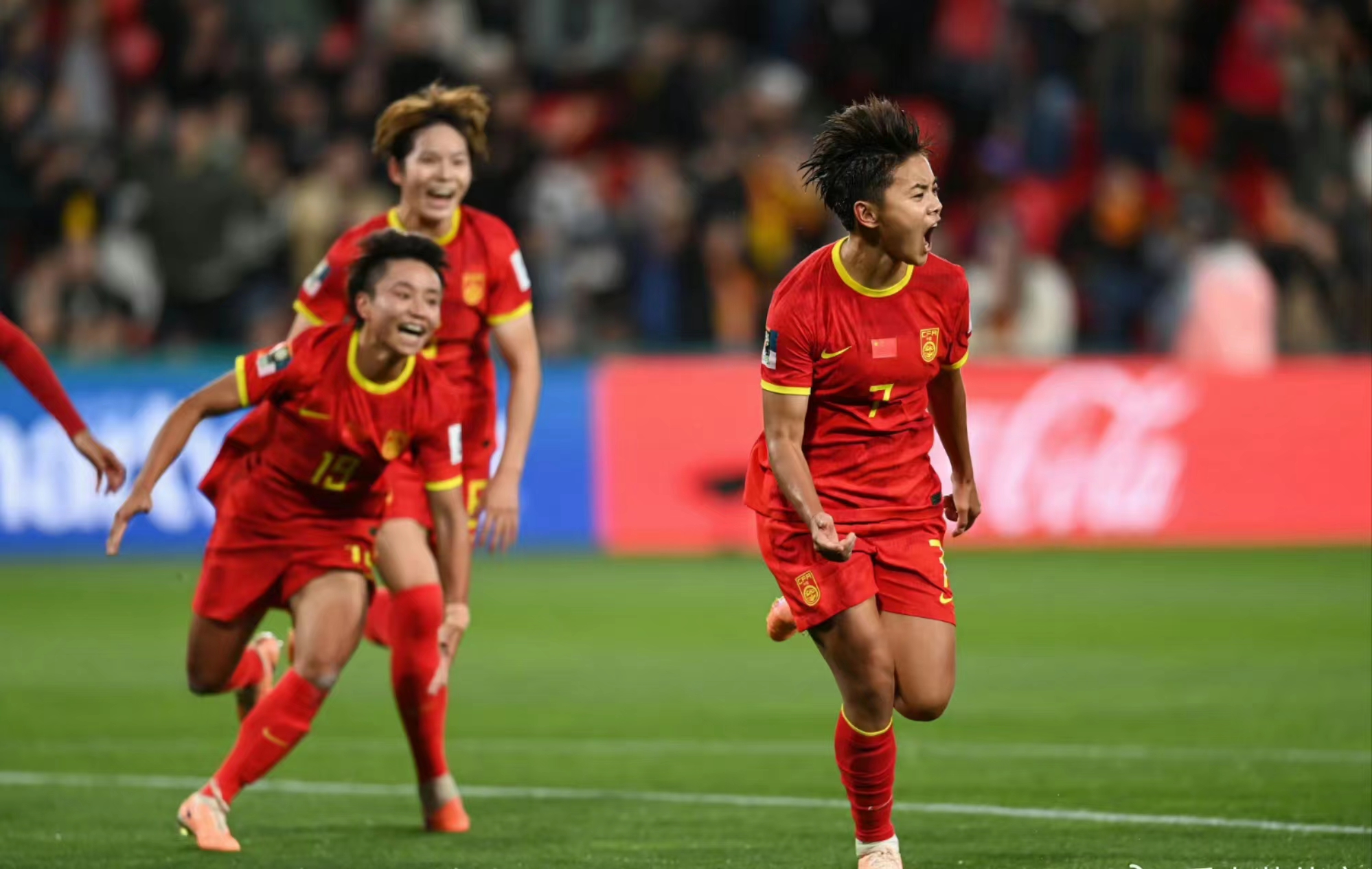 葡萄牙女足实现历史突破，杀入四强