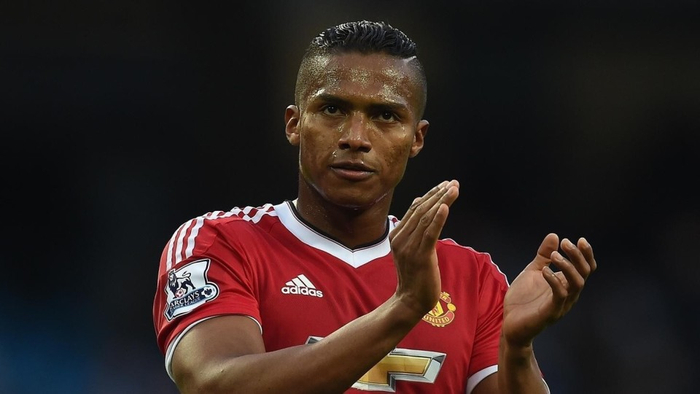 曼联主场大胜狼队,稳固前进 曼联主场大胜狼队,稳固前进