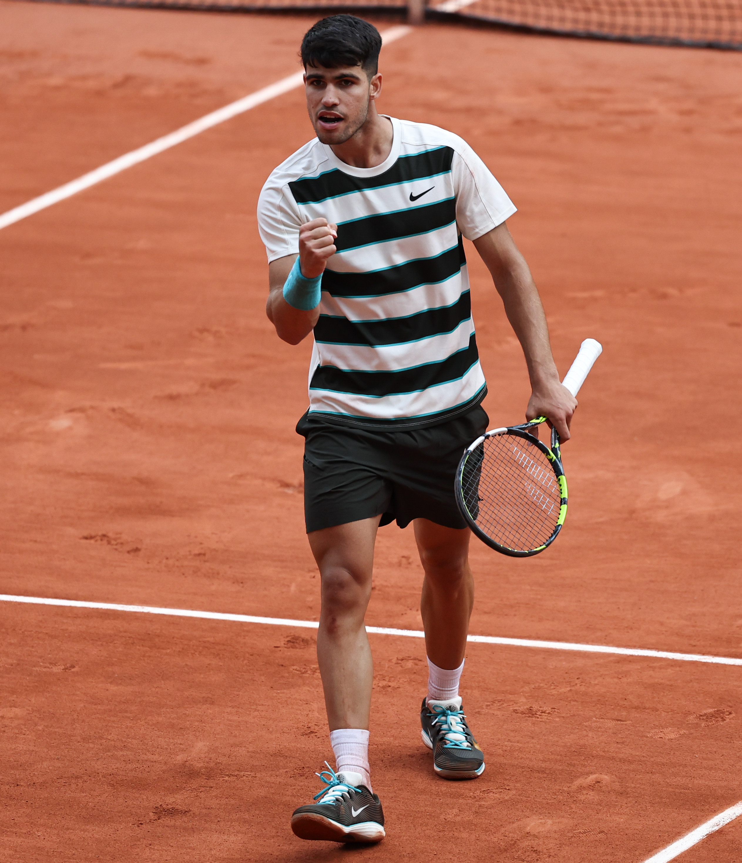 包含温网绝杀法网，阿尔卡拉斯状态火热的词条