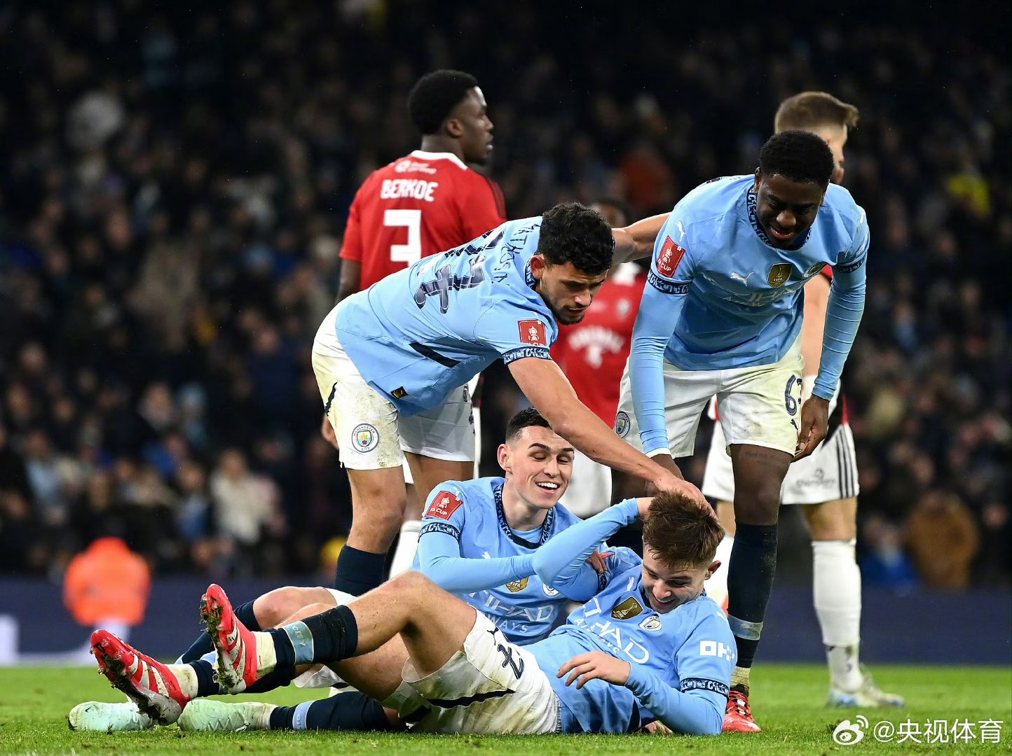 英格兰足球超级联赛开启新赛季诸队角逐