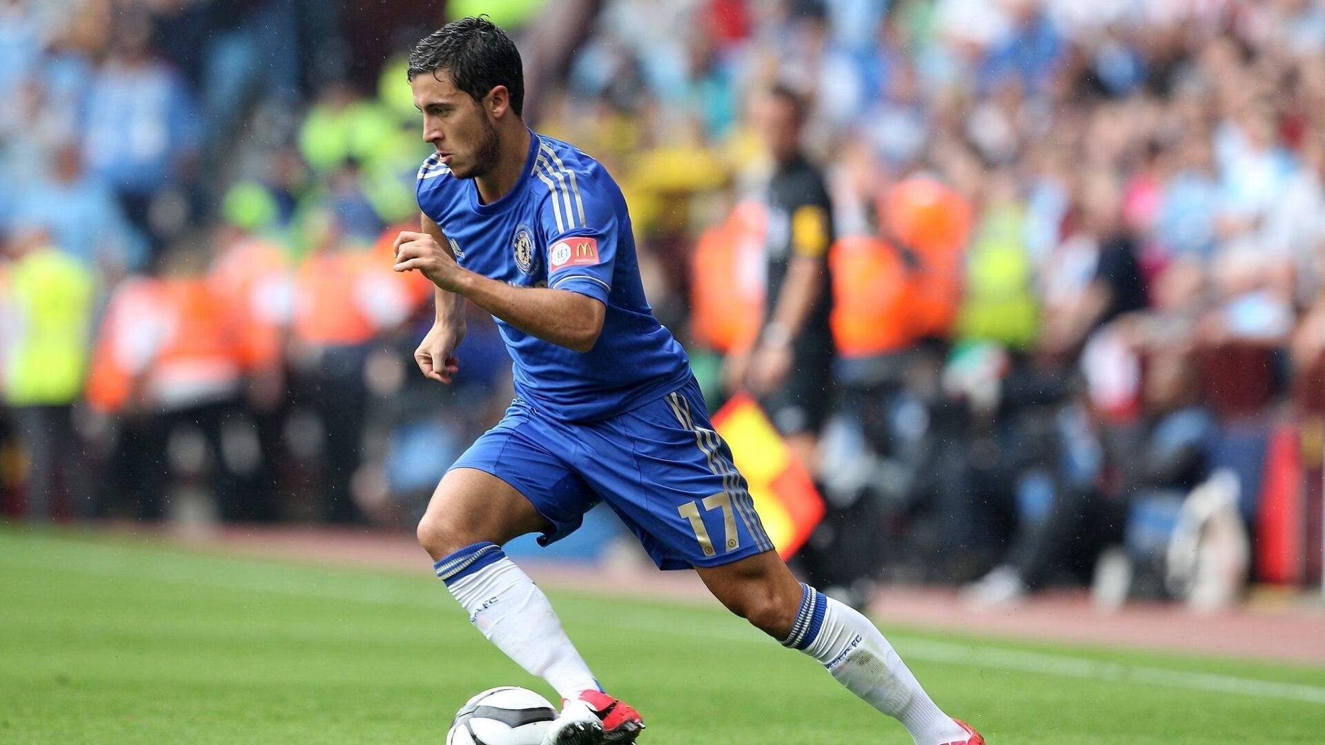 丹麦全面压制乌克兰，三笘薰展现巨星价值，亚洲之光闪耀欧洲赛场